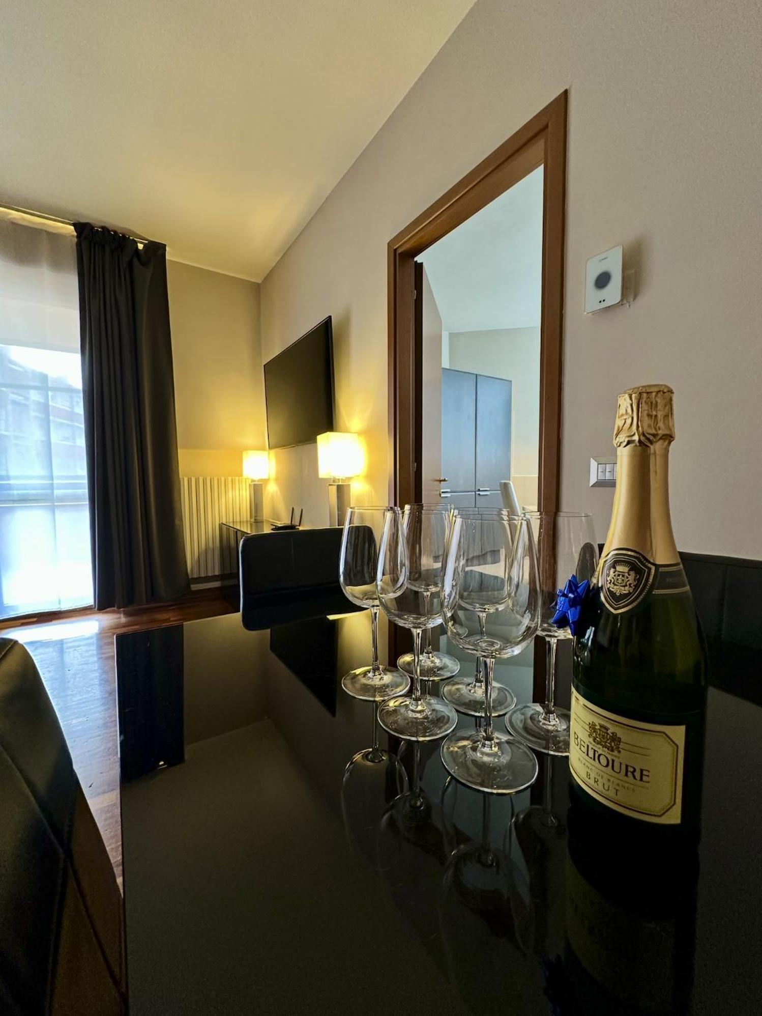 King Apartment Milano Bocconi Exterior foto